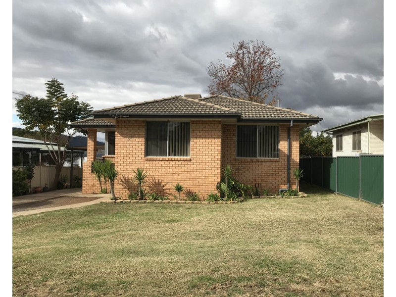 33 Croydon Avenue, Tamworth NSW 2340