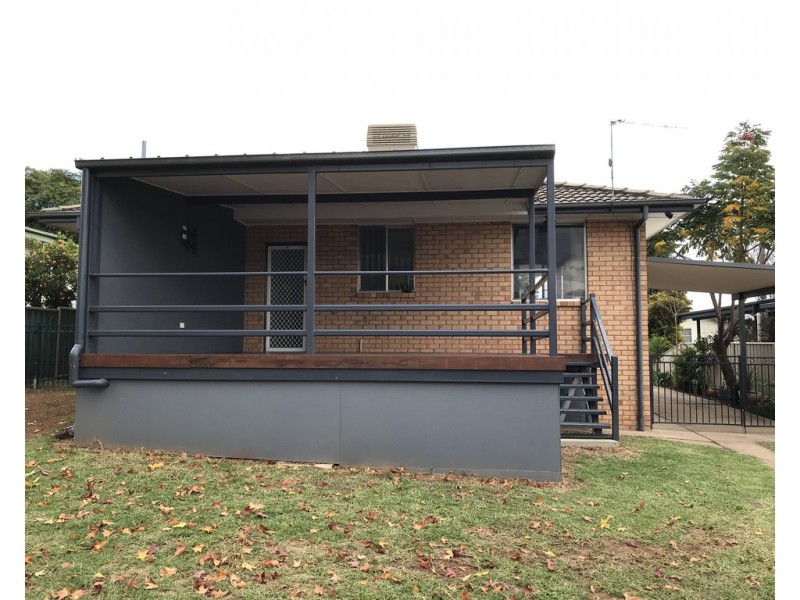 33 Croydon Avenue, Tamworth NSW 2340