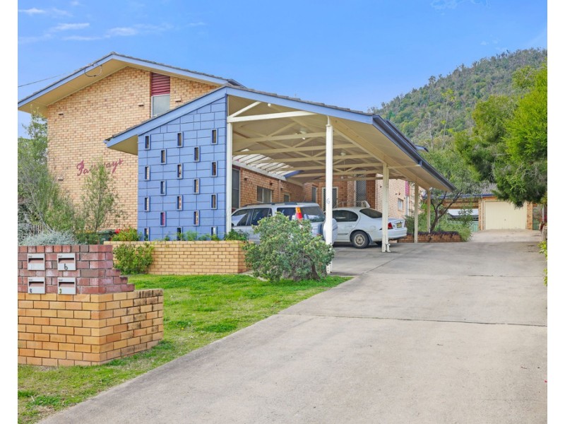 2/6 Golf Street, Tamworth NSW 2340