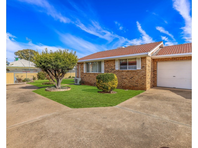 2/4 Adam Street, Tamworth NSW 2340