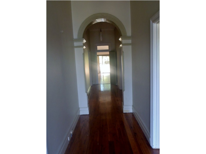 42 Napier Street, Tamworth NSW 2340