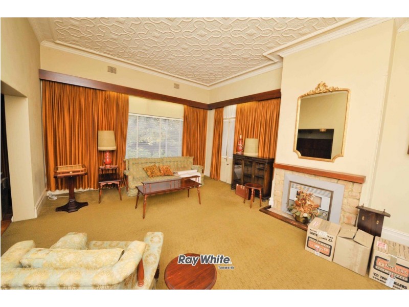 42 Napier Street, Tamworth NSW 2340