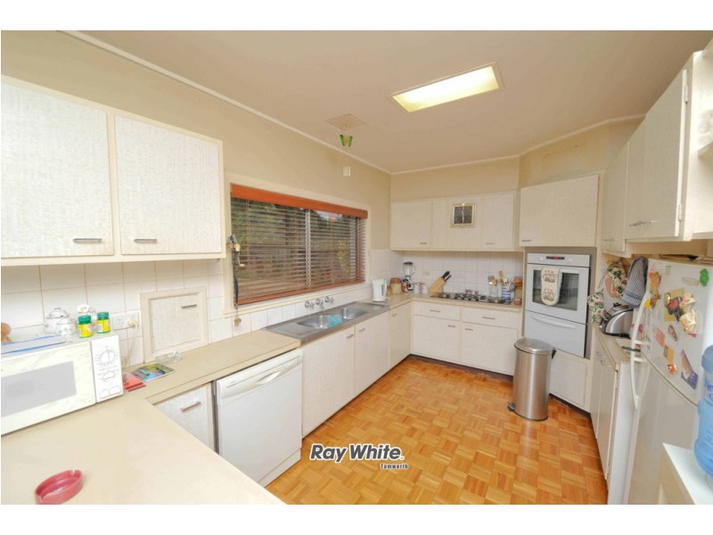 42 Napier Street, Tamworth NSW 2340