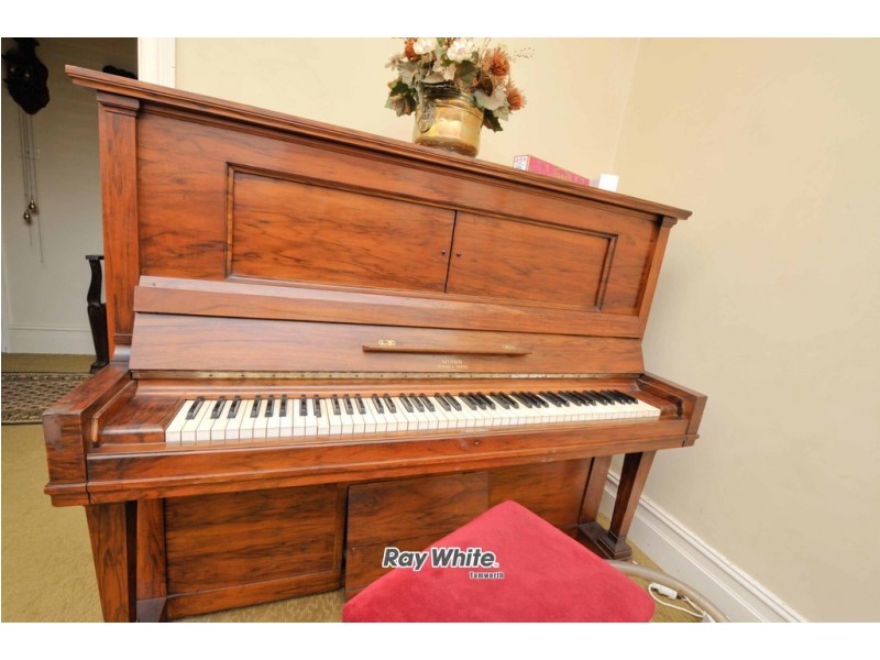 42 Napier Street, Tamworth NSW 2340