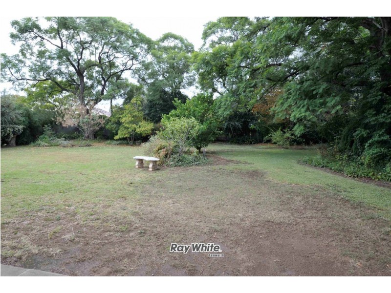 42 Napier Street, Tamworth NSW 2340