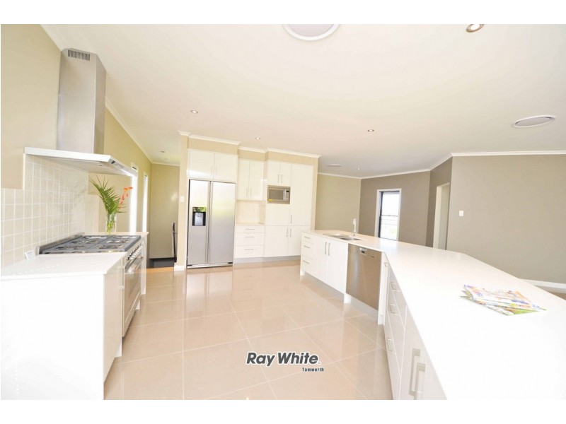 15 Ventnor Drive, Tamworth NSW 2340