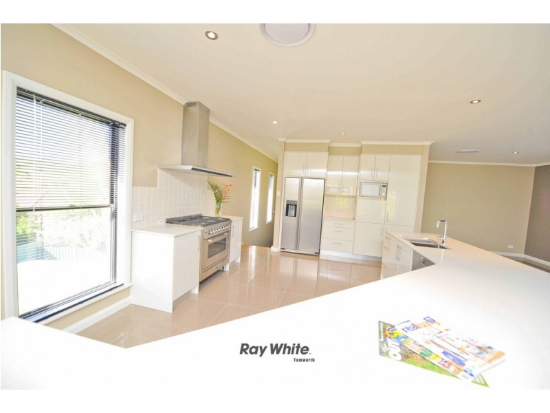 15 Ventnor Drive, Tamworth NSW 2340