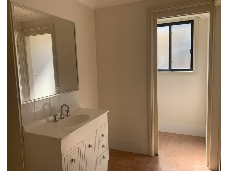 28 Peregrine Ave, Tamworth NSW 2340