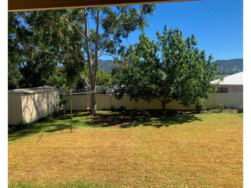 28 Peregrine Ave, Tamworth NSW 2340