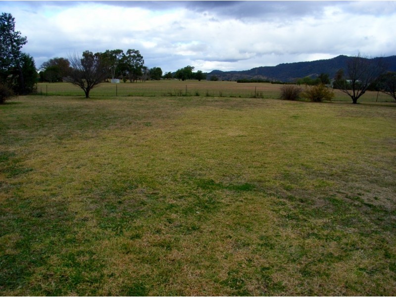 37 Susan Street, Kootingal NSW 2352