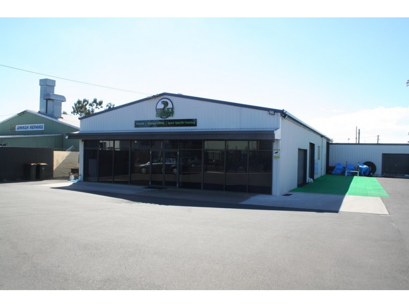 11 Hinkler Street, Tamworth NSW 2340