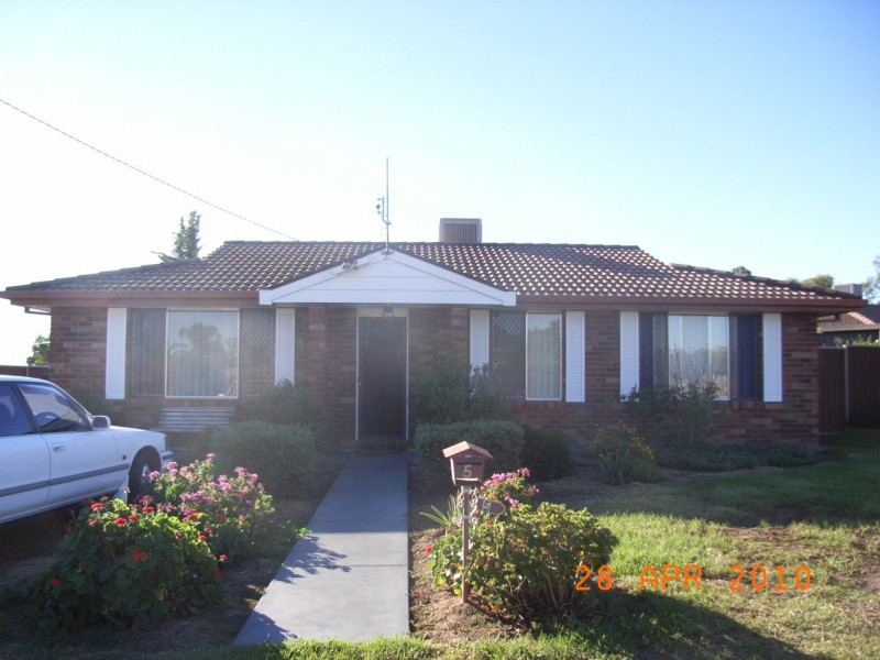 5 Maxwell Street, Tamworth NSW 2340