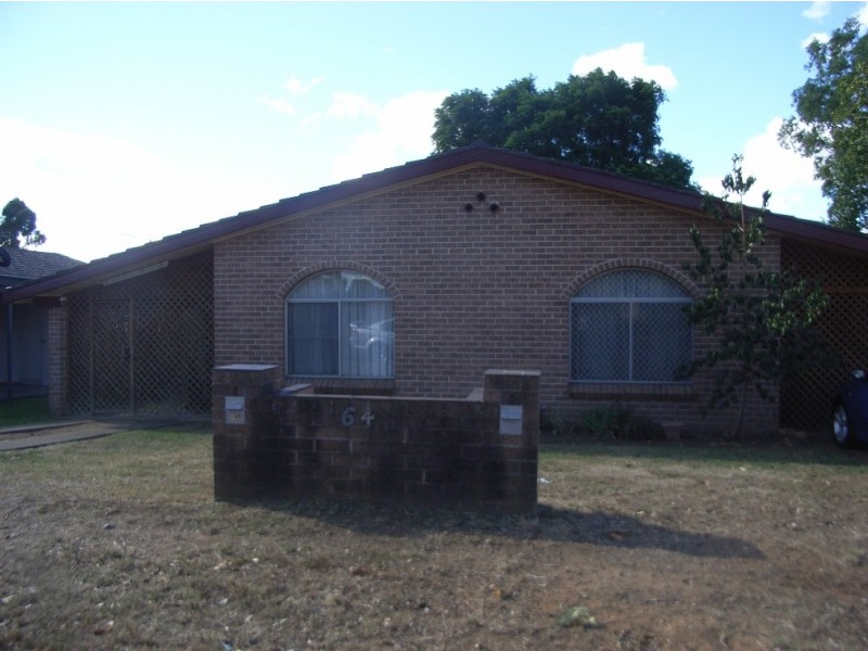 2/64 Petra Avenue, Tamworth NSW 2340