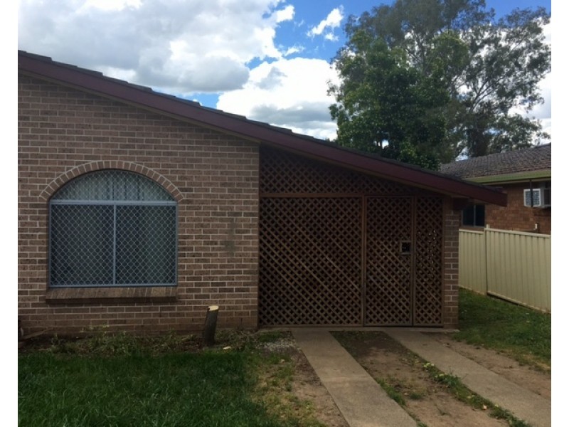 2/64 Petra Avenue, Tamworth NSW 2340