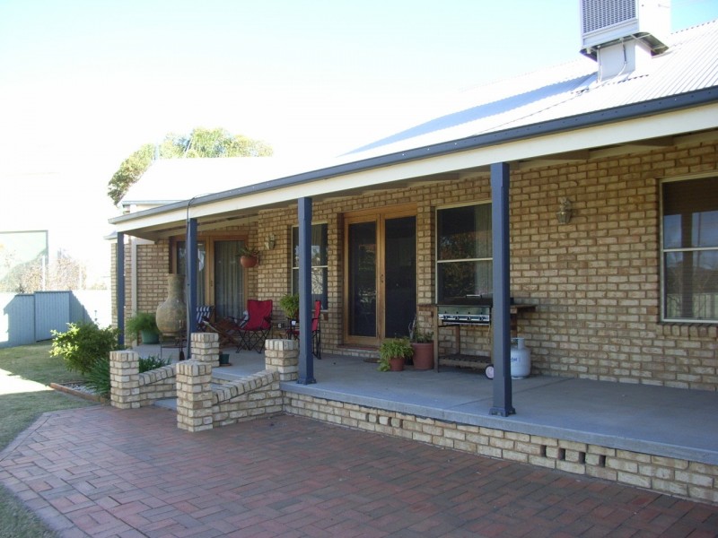 22 Cobb and Co Crt, Tamworth NSW 2340