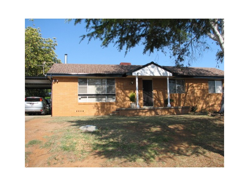 9 Waree Drive, Tamworth NSW 2340