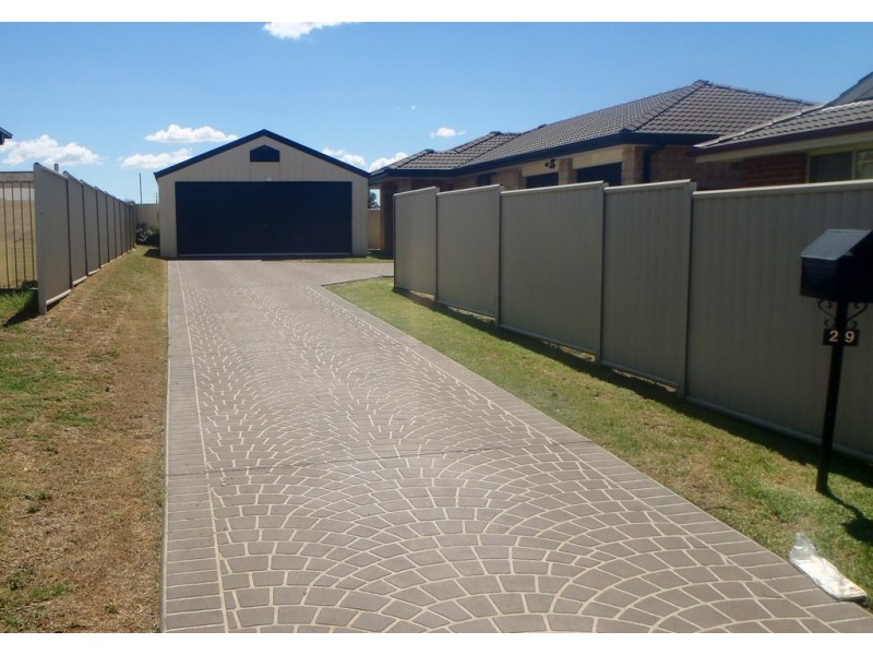 29 Warburton Drive, Tamworth NSW 2340