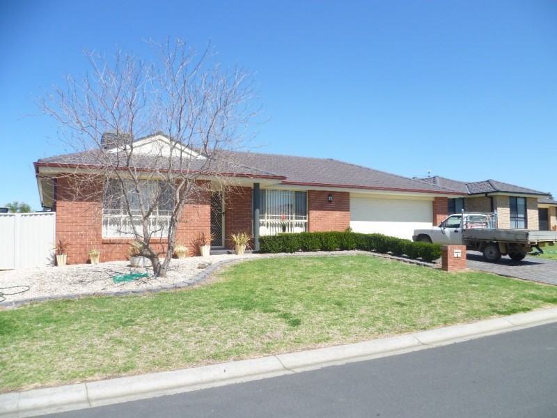 3 Stanley Close, Tamworth NSW 2340