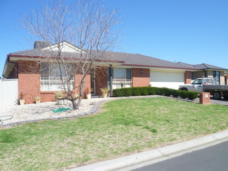 3 Stanley Close, Tamworth NSW 2340