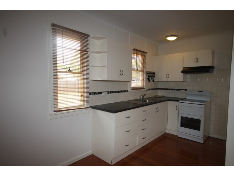 8 Edith Street, Tamworth NSW 2340