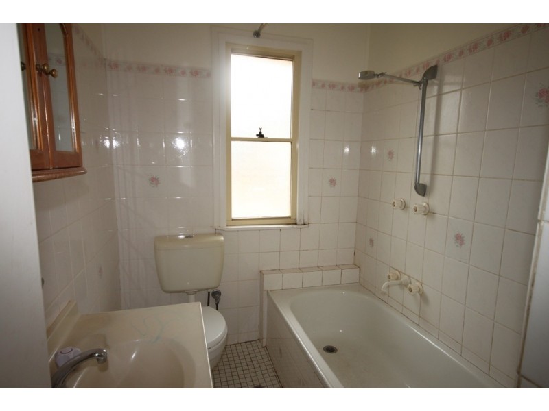 8 Edith Street, Tamworth NSW 2340