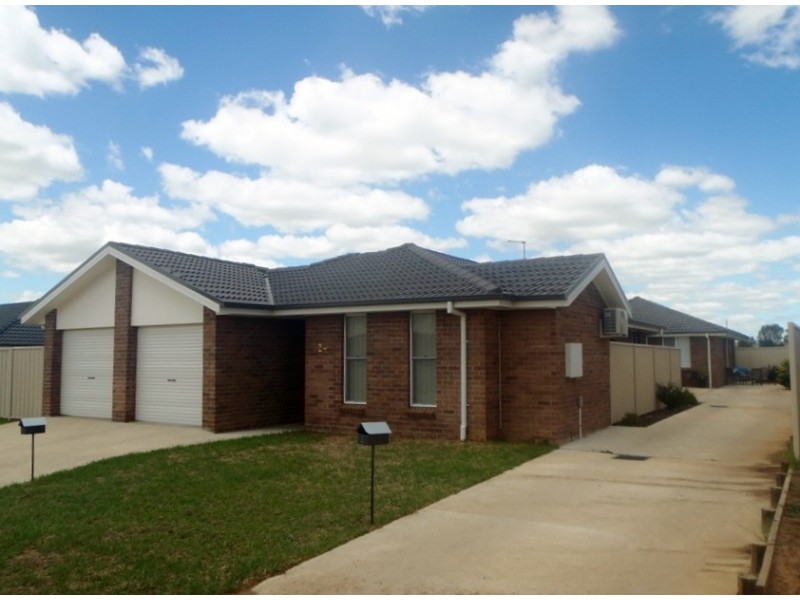 2/23 Rosella Avenue, Tamworth NSW 2340