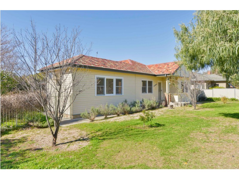 33 Edward Street, Tamworth NSW 2340