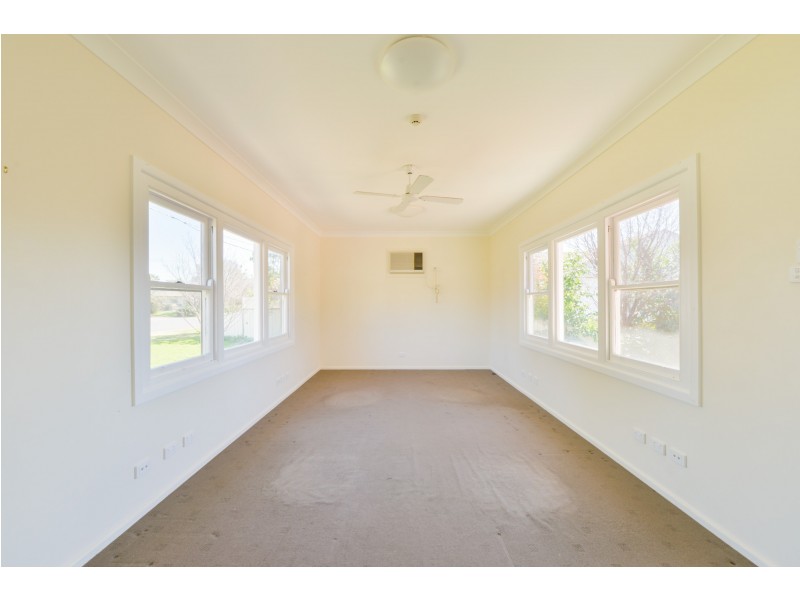 33 Edward Street, Tamworth NSW 2340