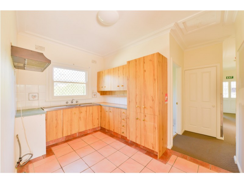 33 Edward Street, Tamworth NSW 2340