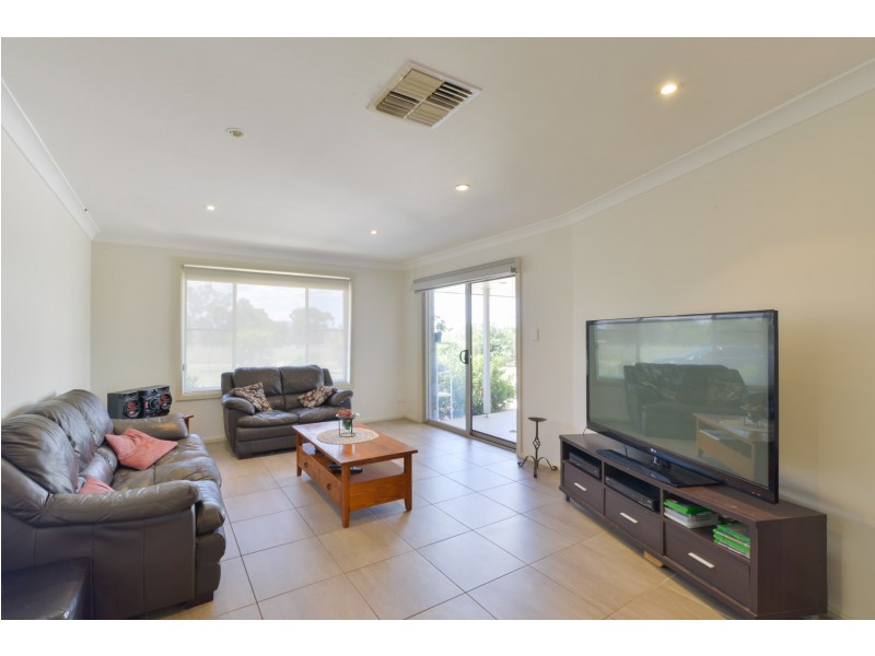 65 Regans Road, Tamworth NSW 2340