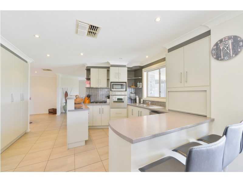 65 Regans Road, Tamworth NSW 2340