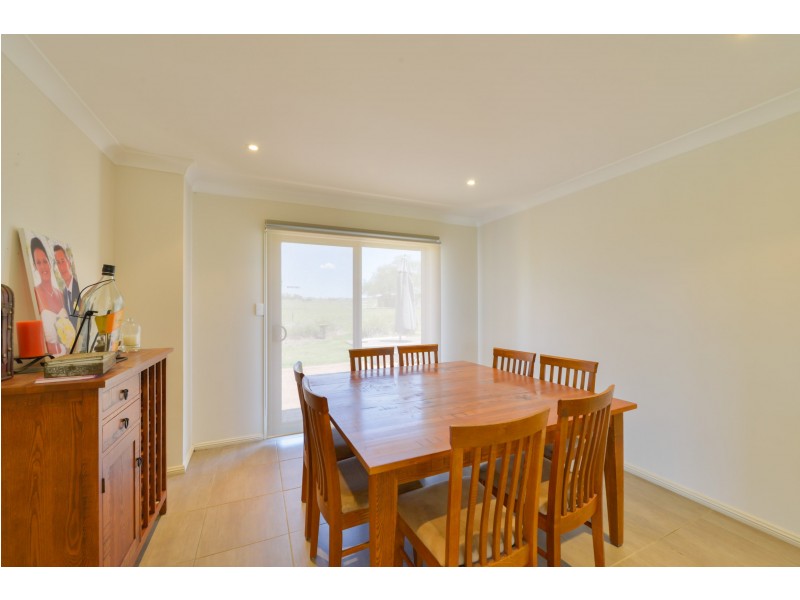 65 Regans Road, Tamworth NSW 2340