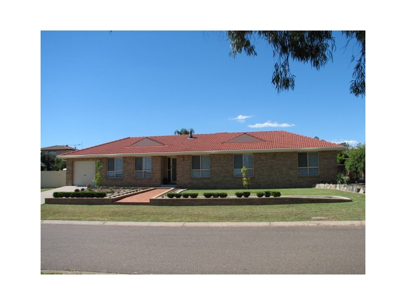 1 Narine Close, Tamworth NSW 2340