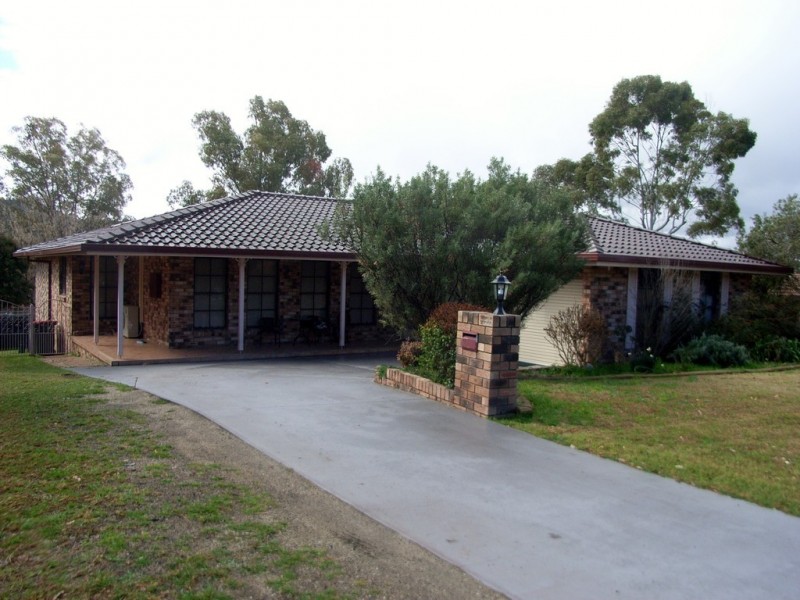 16 Peregrine Avenue, Tamworth NSW 2340