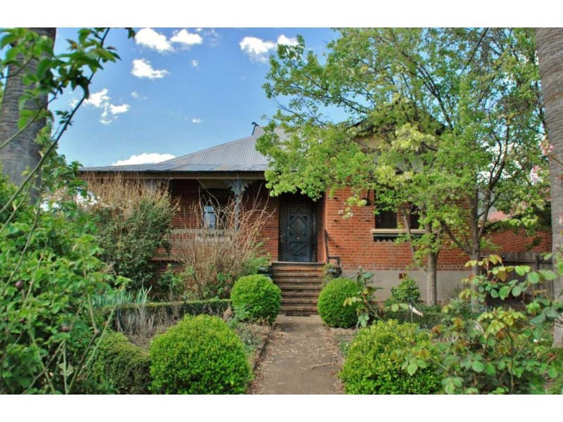 178 Carthage Street, Tamworth NSW 2340