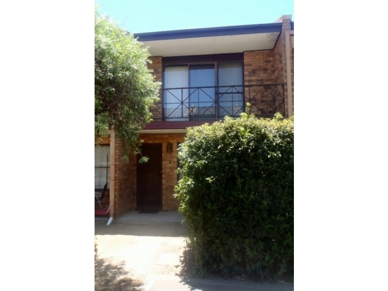 2 / 44 Church Street, Tamworth NSW 2340