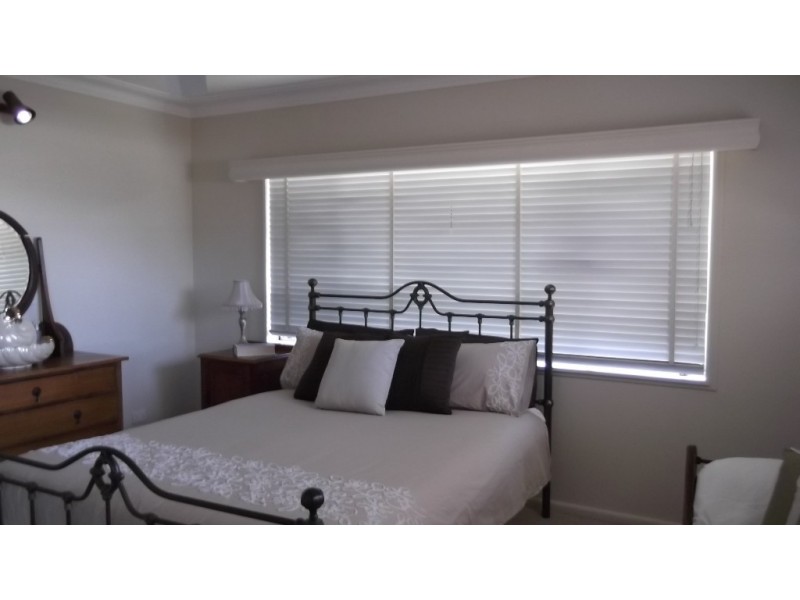 83 Oak Street, Tamworth NSW 2340