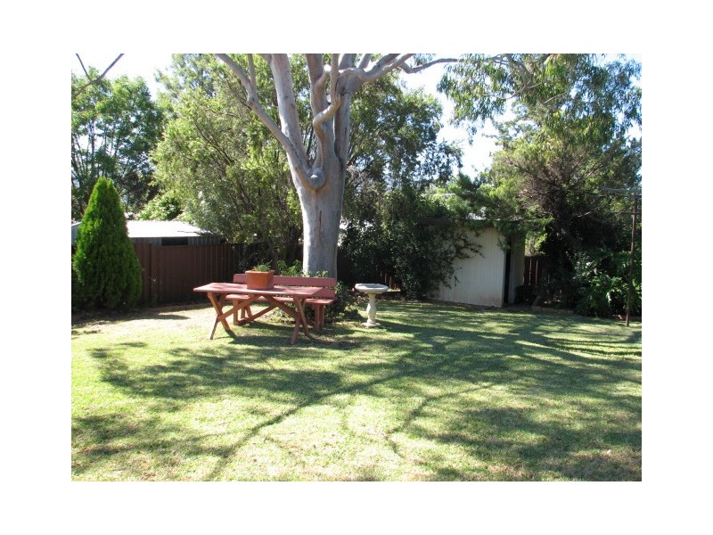 83 Oak Street, Tamworth NSW 2340