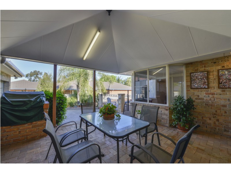 22 Glen Alpha Close, Tamworth NSW 2340