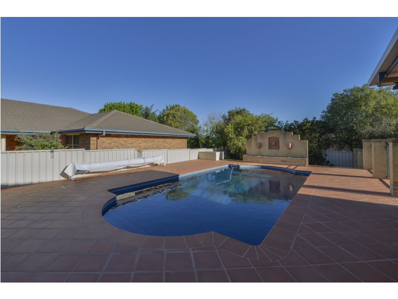 22 Glen Alpha Close, Tamworth NSW 2340