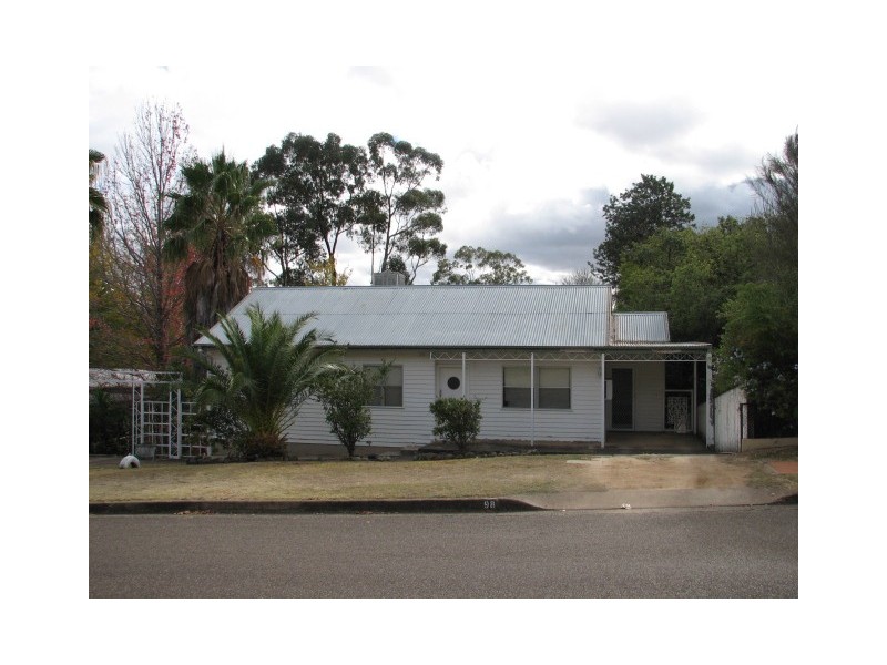 98 Bourke Street, East Tamworth NSW 2340