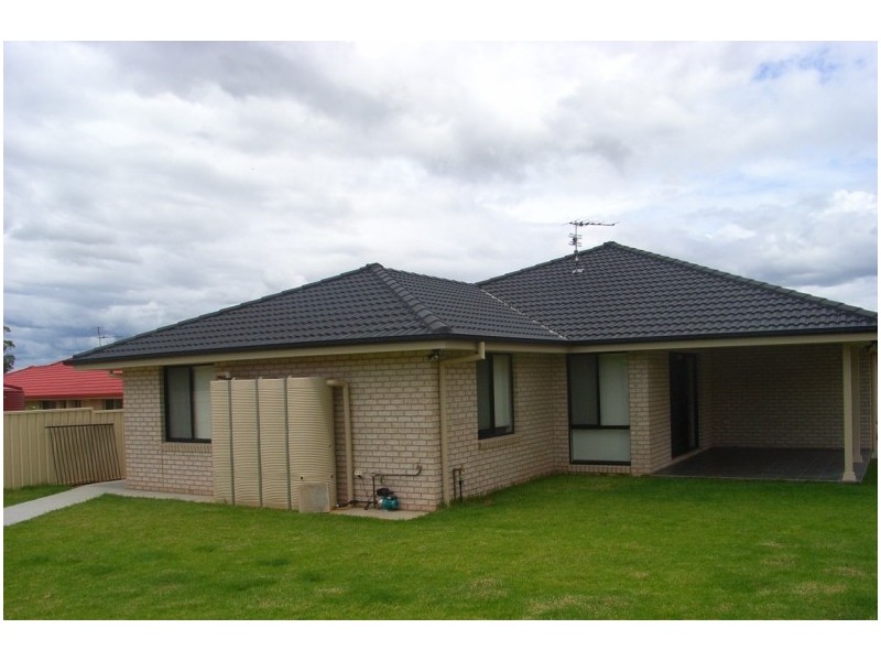 50 Boronia Drive, Tamworth NSW 2340