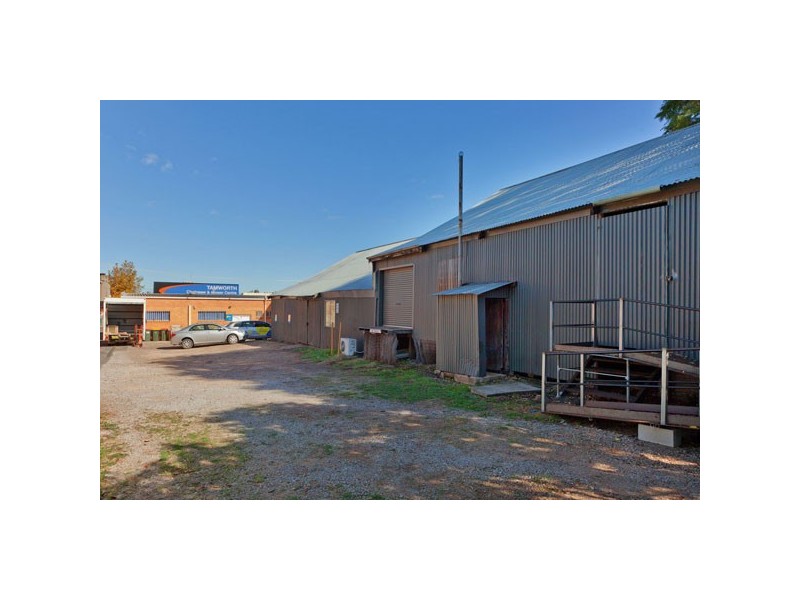 218 Peel Street, Tamworth NSW 2340