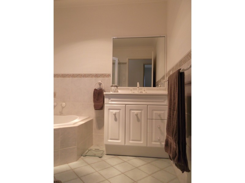 1 Kurria Close, Hillvue NSW 2340