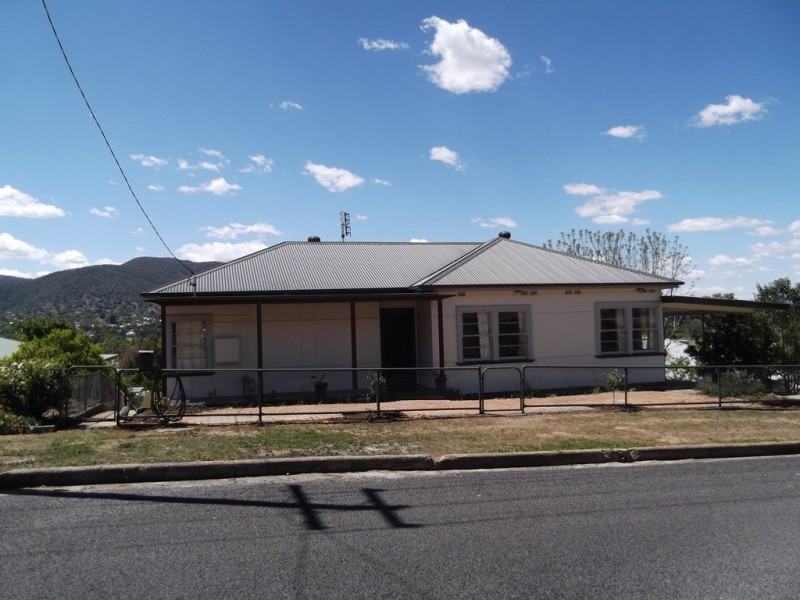 130 Crown Street, West Tamworth NSW 2340