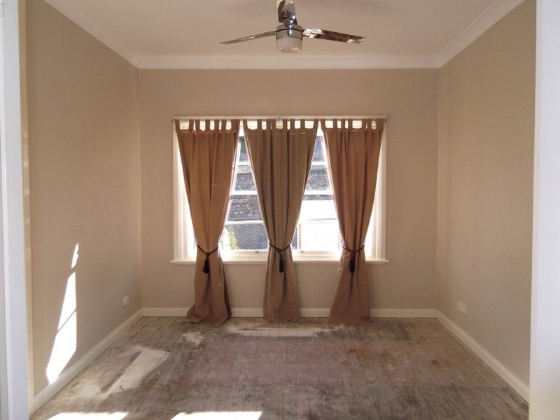 130 Crown Street, West Tamworth NSW 2340