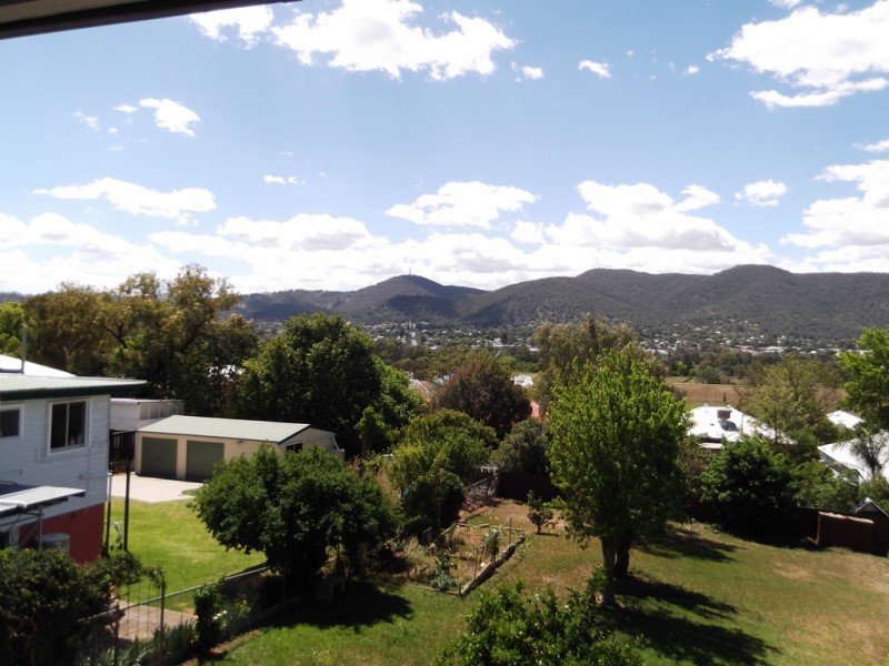 130 Crown Street, West Tamworth NSW 2340