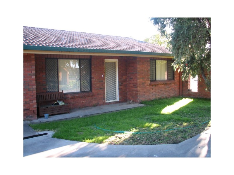 6 Illoura Street, Hillvue NSW 2340