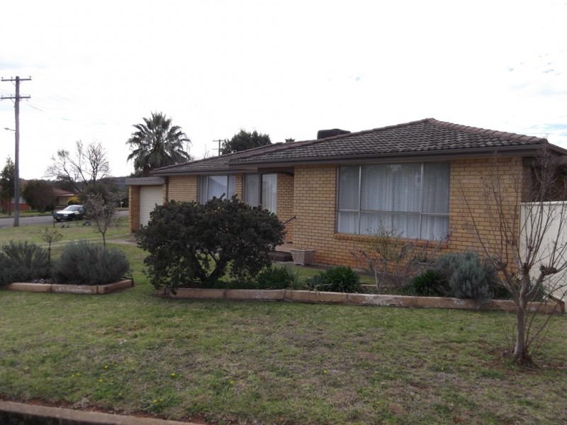 14 Merindah Avenue, Manilla NSW 2346