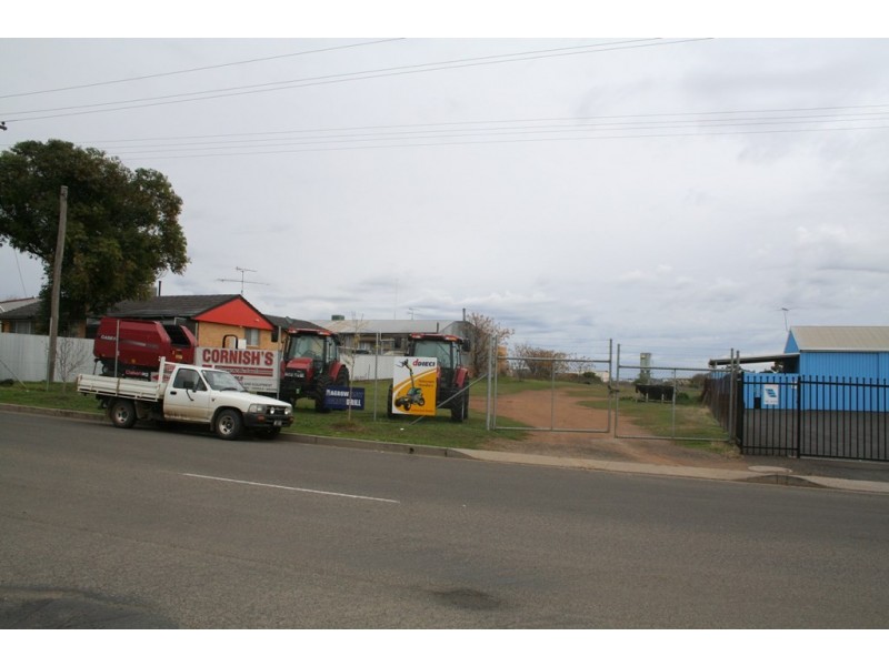 13 Dampier Street, Tamworth NSW 2340